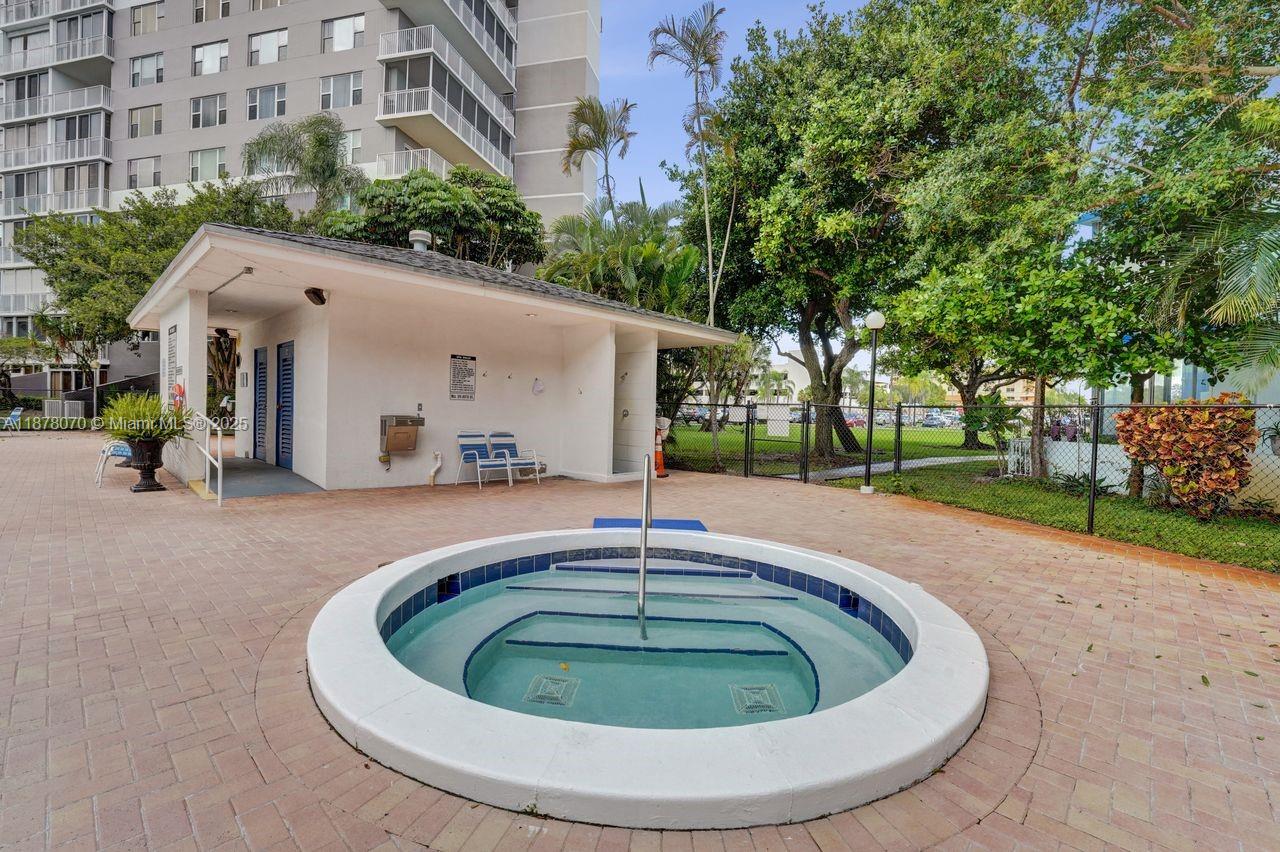 403 1 / 2 844 sq. ft. $ 2025-09-13 0 Photo