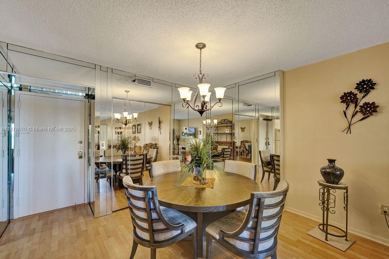403 1 / 2 844 sq. ft. $ 2025-09-13 0 Photo