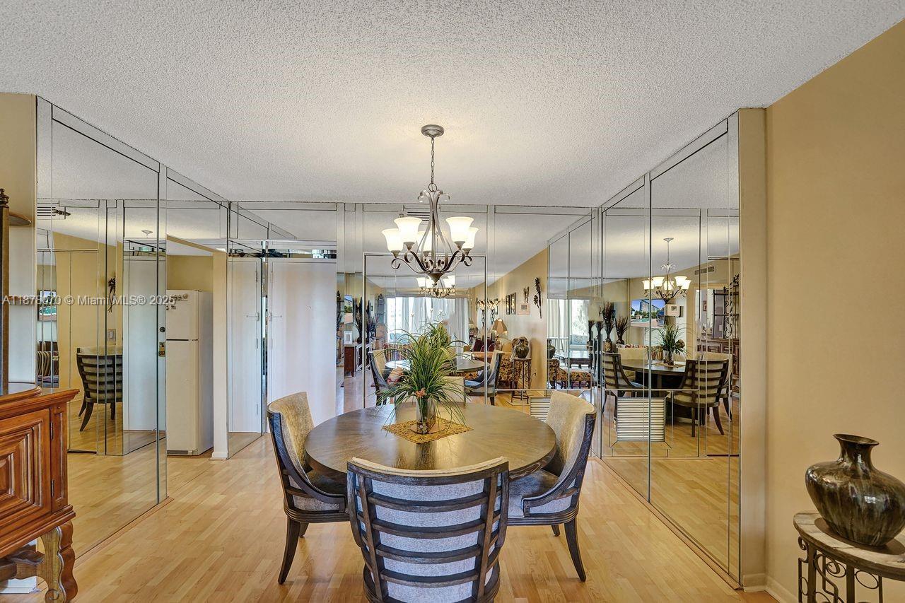 403 1 / 2 844 sq. ft. $ 2025-09-13 0 Photo