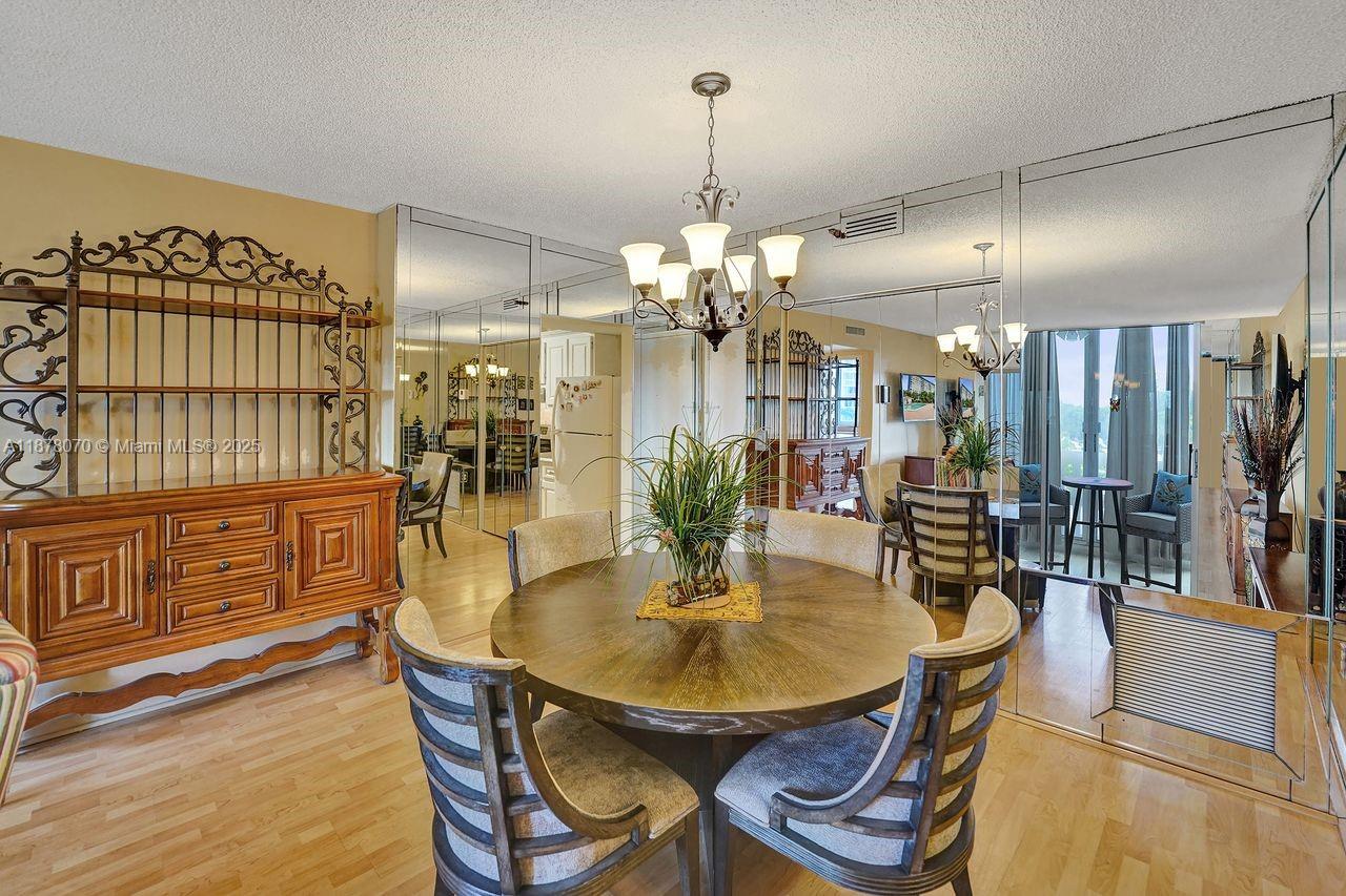 403 1 / 2 844 sq. ft. $ 2025-09-13 0 Photo