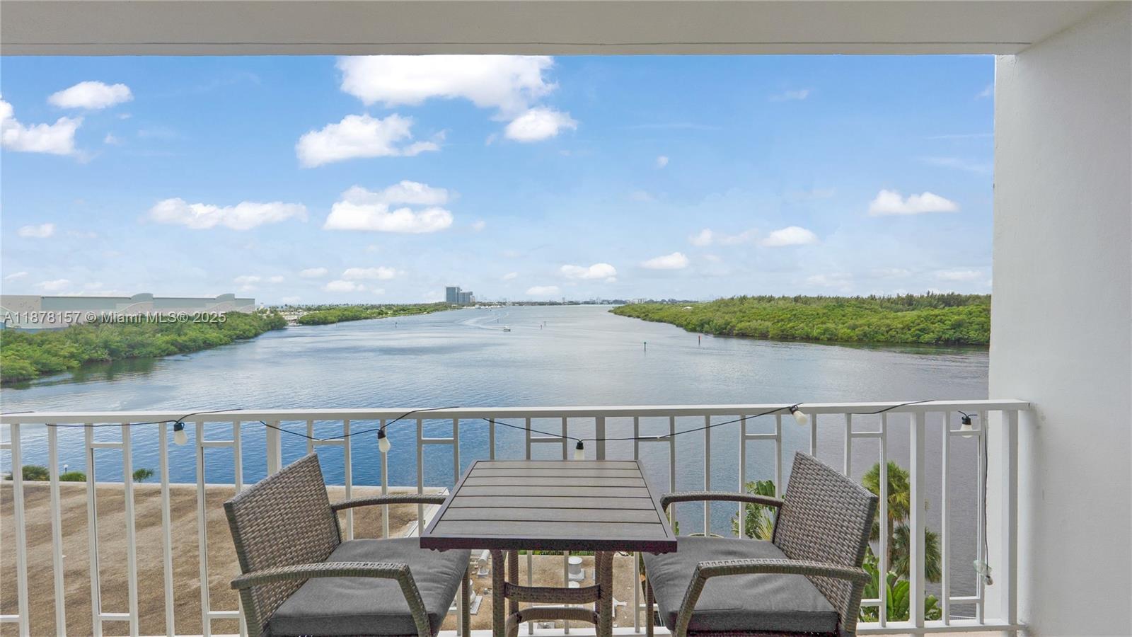 732 2 / 2 1295 sq. ft. $ 2025-09-14 0 Photo