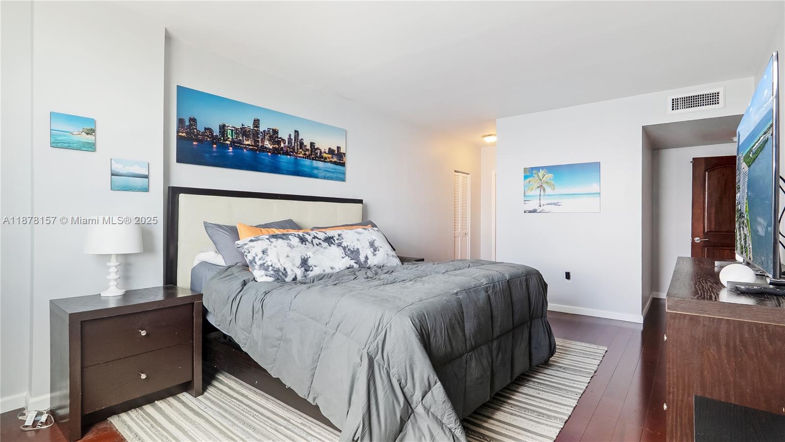732 2 / 2 1295 sq. ft. $ 2025-09-14 0 Photo