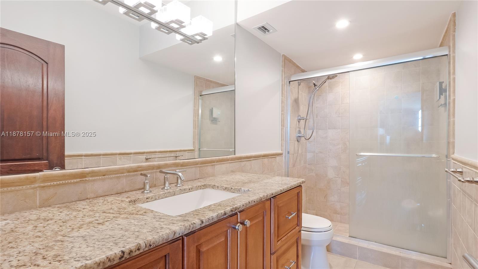 732 2 / 2 1295 sq. ft. $ 2025-09-14 0 Photo
