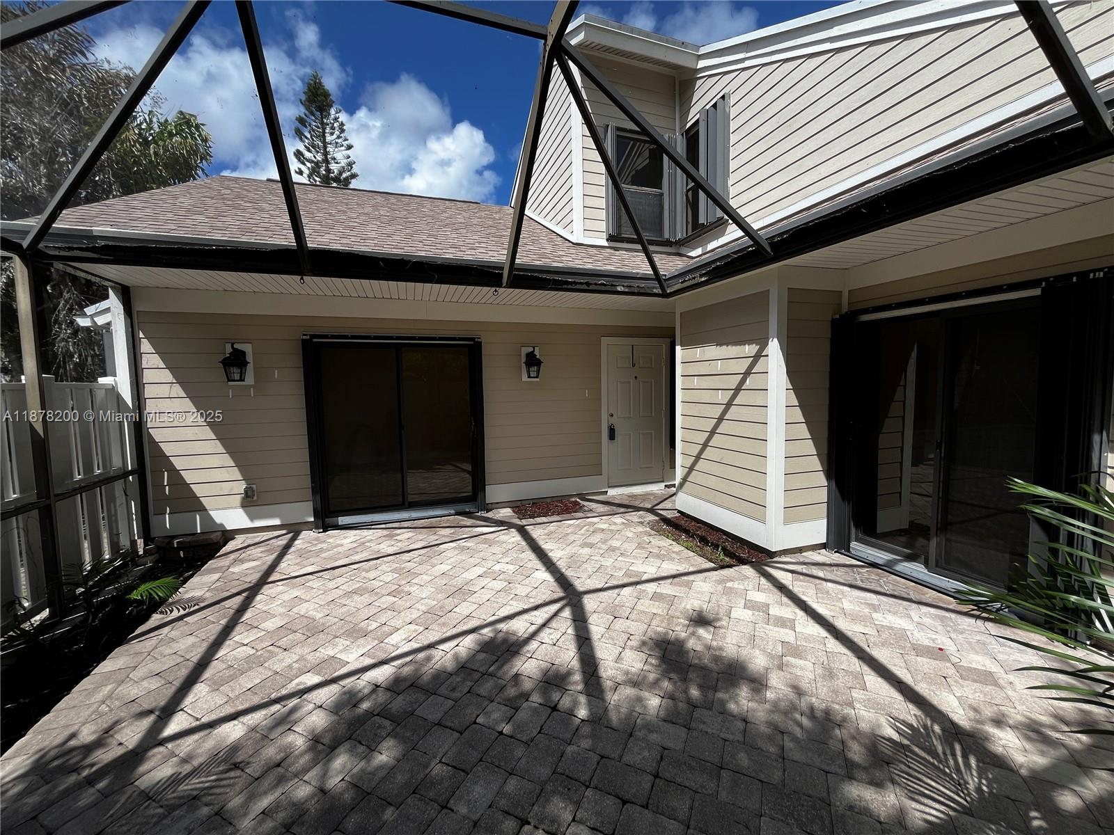 See details 601 3 / 3 1820 sq. ft. $ 2025-09-14 0 Photo