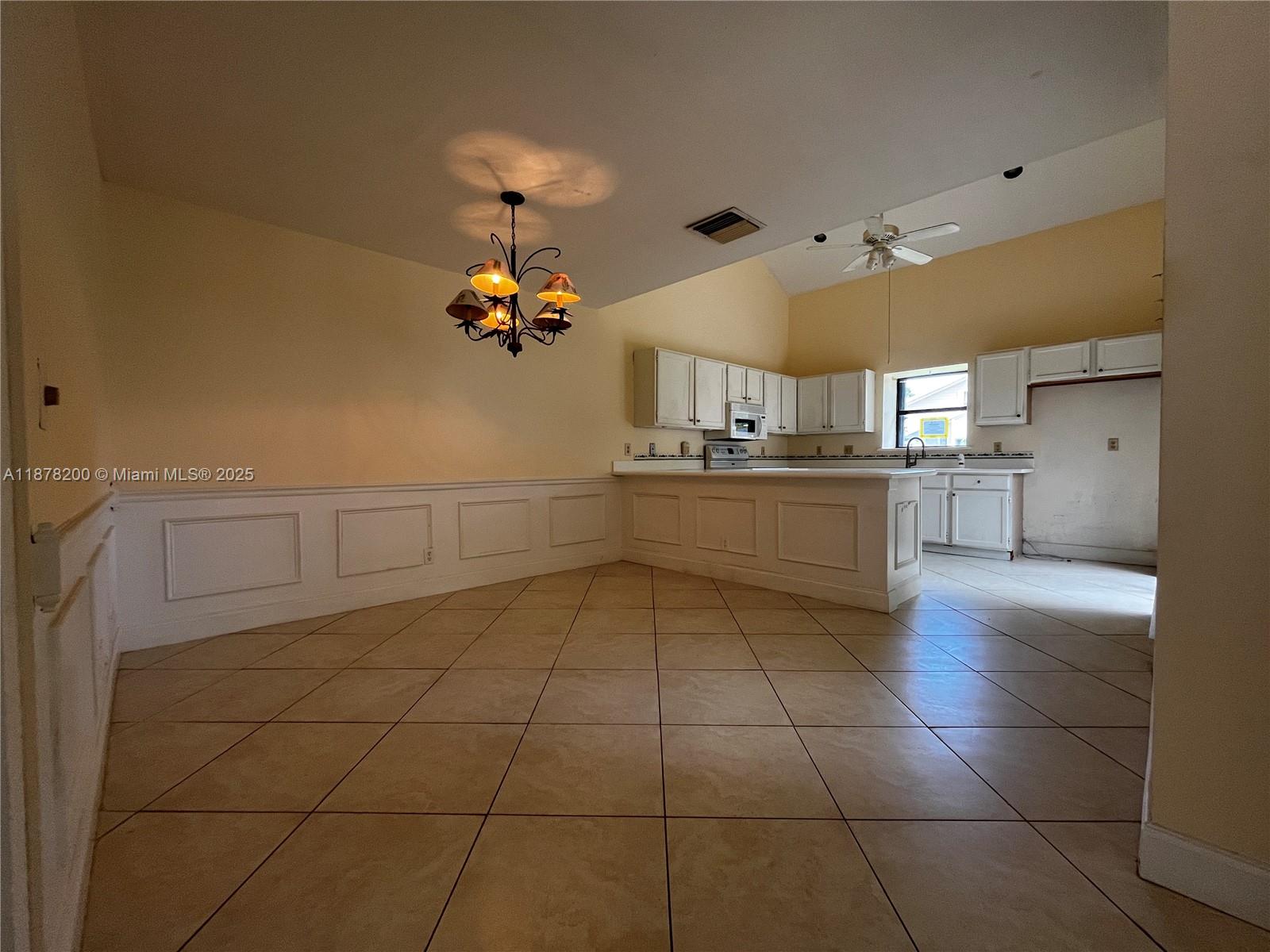 See details 601 3 / 3 1820 sq. ft. $ 2025-09-14 0 Photo