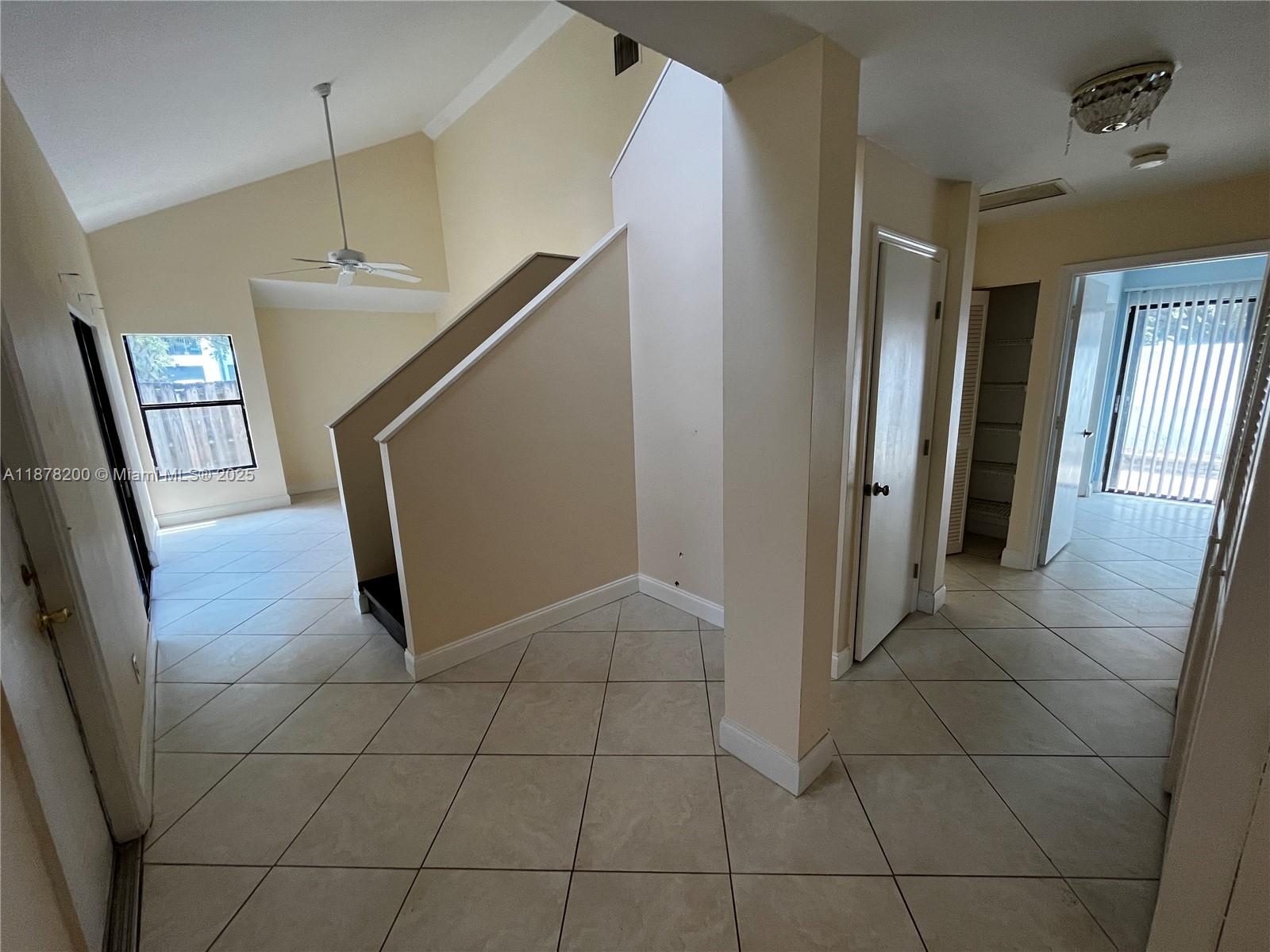 See details 601 3 / 3 1820 sq. ft. $ 2025-09-14 0 Photo