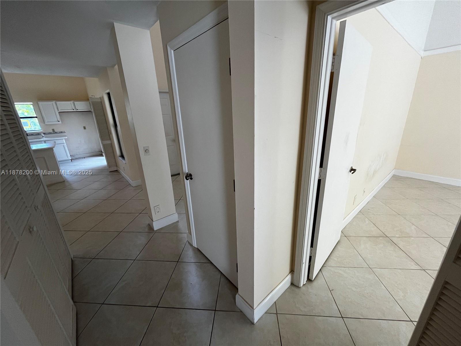 See details 601 3 / 3 1820 sq. ft. $ 2025-09-14 0 Photo