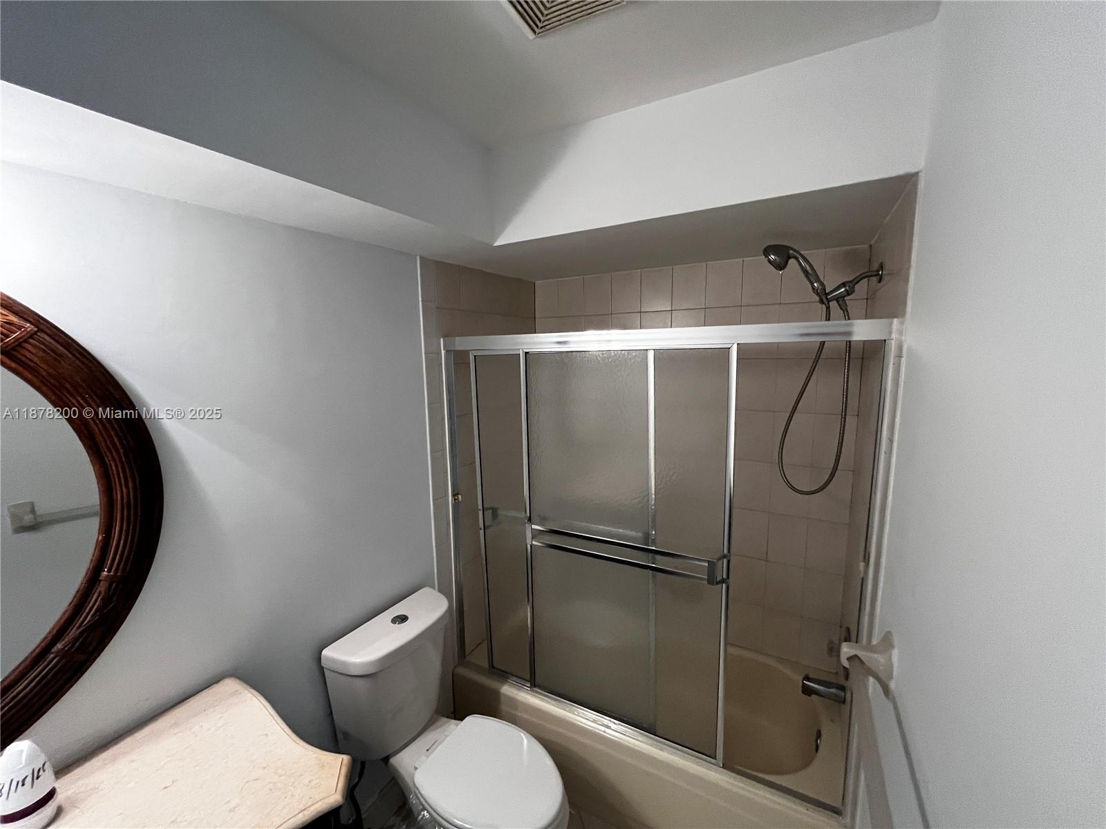 See details 601 3 / 3 1820 sq. ft. $ 2025-09-14 0 Photo