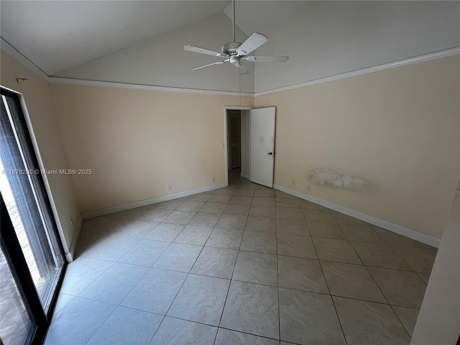See details 601 3 / 3 1820 sq. ft. $ 2025-09-14 0 Photo