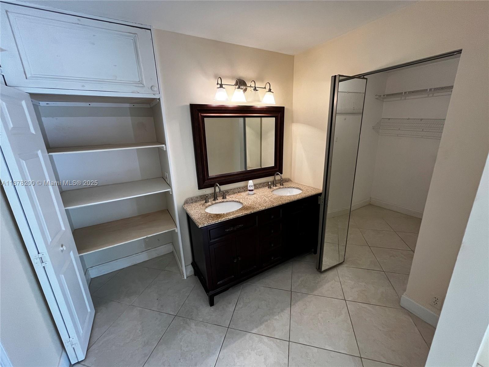 See details 601 3 / 3 1820 sq. ft. $ 2025-09-14 0 Photo