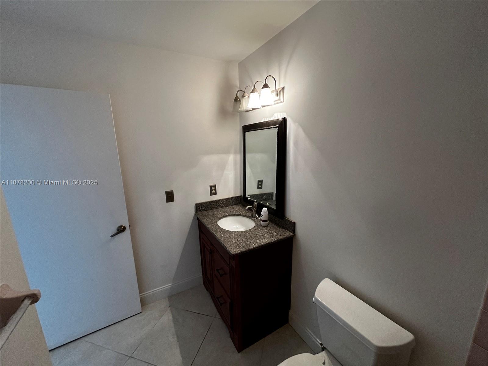 See details 601 3 / 3 1820 sq. ft. $ 2025-09-14 0 Photo