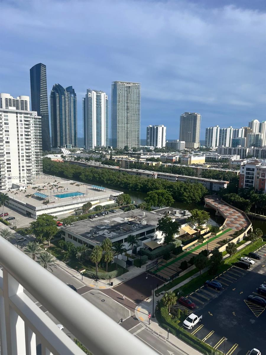 See details 1714 1 / 2 943 sq. ft. $ 2025-09-14 0 Photo