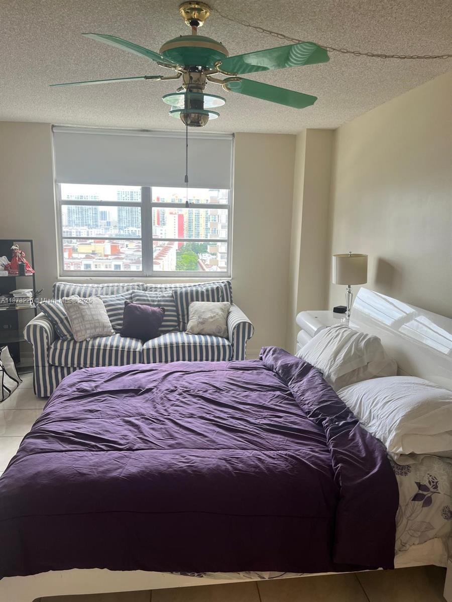 See details 1714 1 / 2 943 sq. ft. $ 2025-09-14 0 Photo