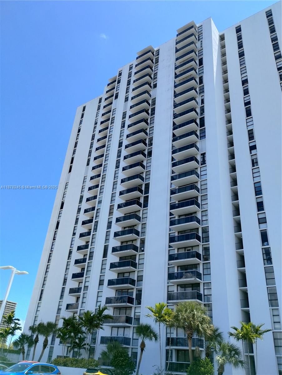 Photo of 3625 Country Club Dr  #1004, Aventura, Florida, 33180 - 
