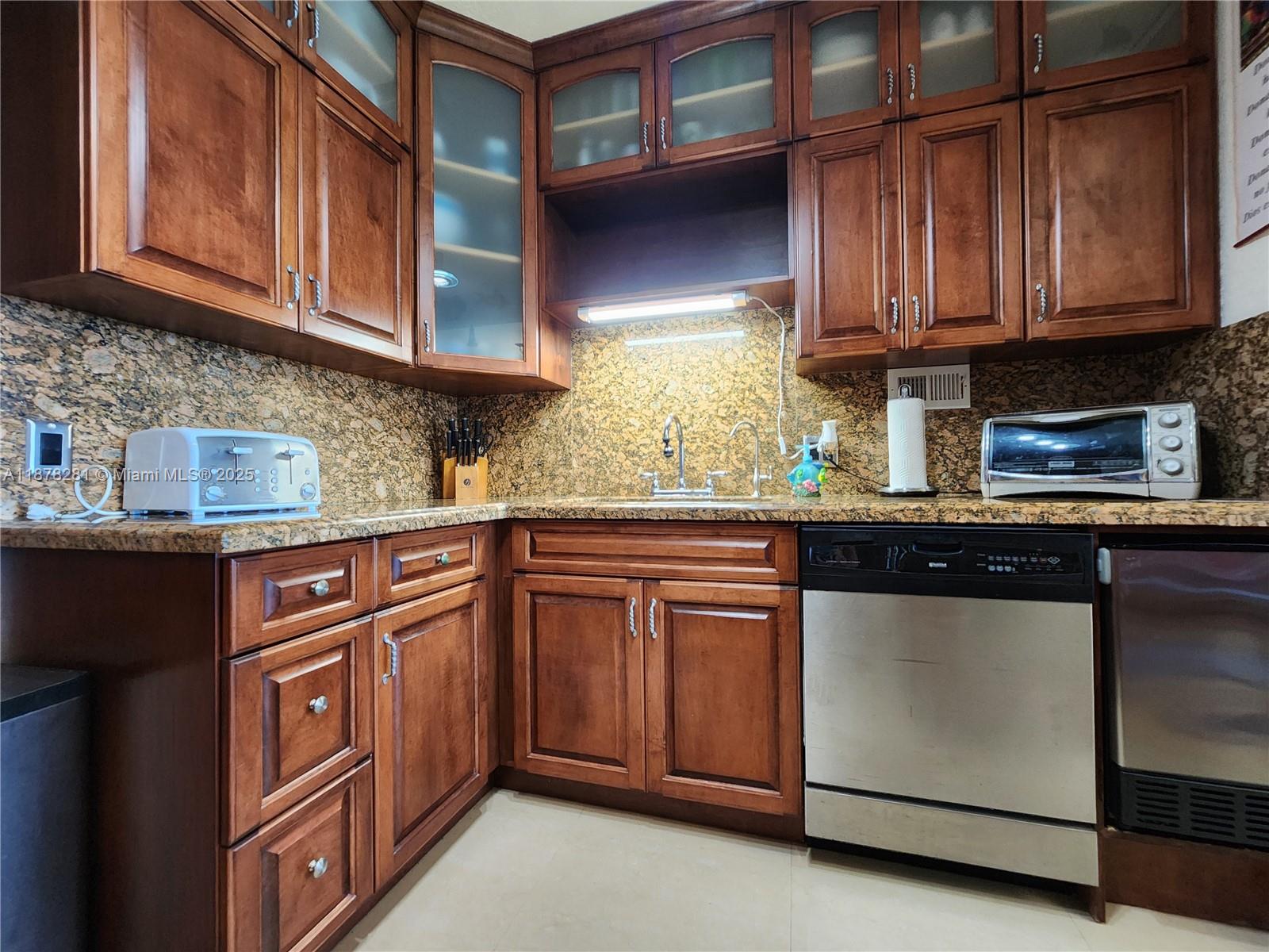 Photo of 3505 Ocean Dr  #1006, Hollywood, Florida, 33019 - 