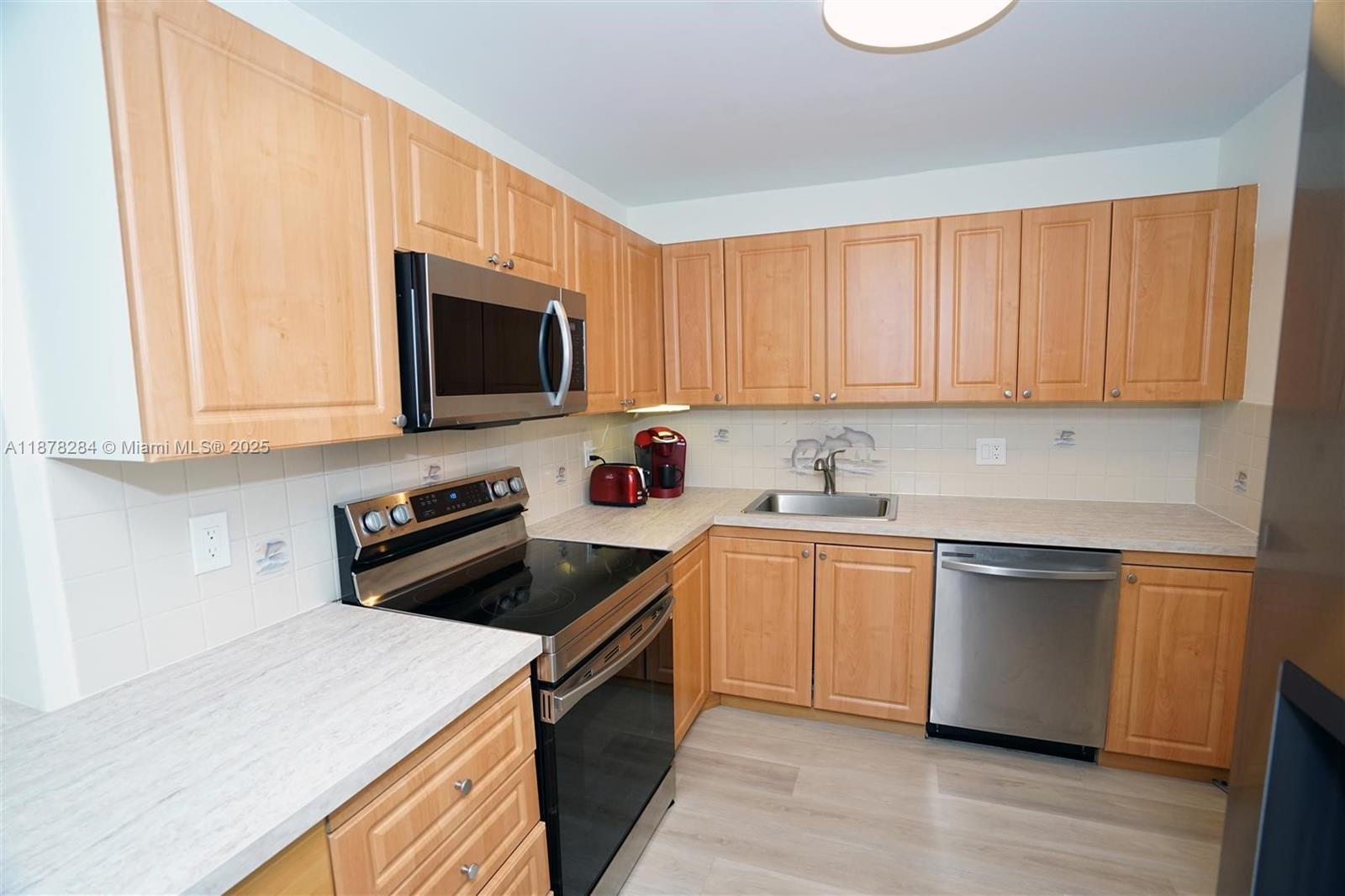 Photo of 2500 Parkview Dr  #2020, Hallandale Beach, Florida, 33009 - 