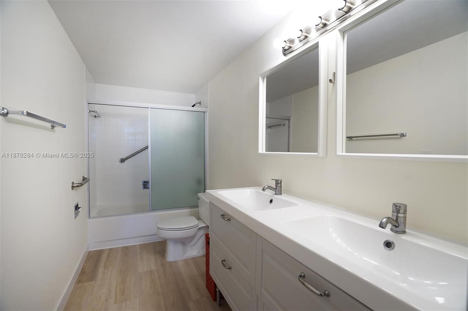 Photo of 2500 Parkview Dr  #2020, Hallandale Beach, Florida, 33009 - 