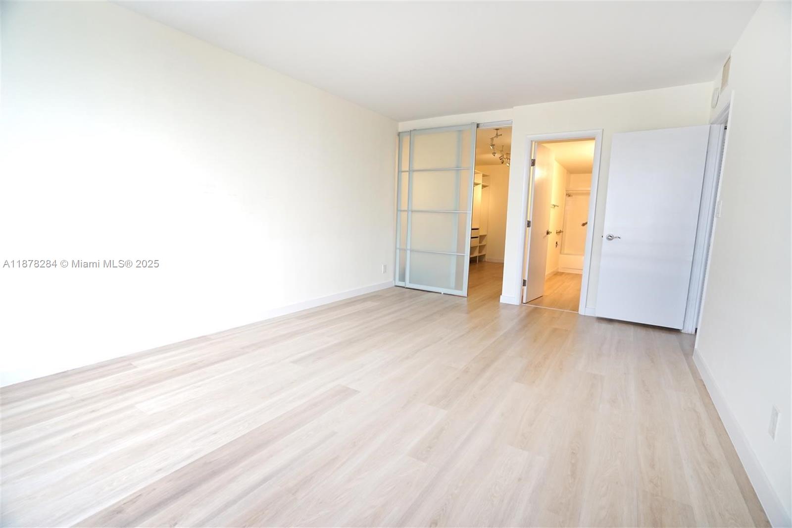 Photo of 2500 Parkview Dr  #2020, Hallandale Beach, Florida, 33009 - 