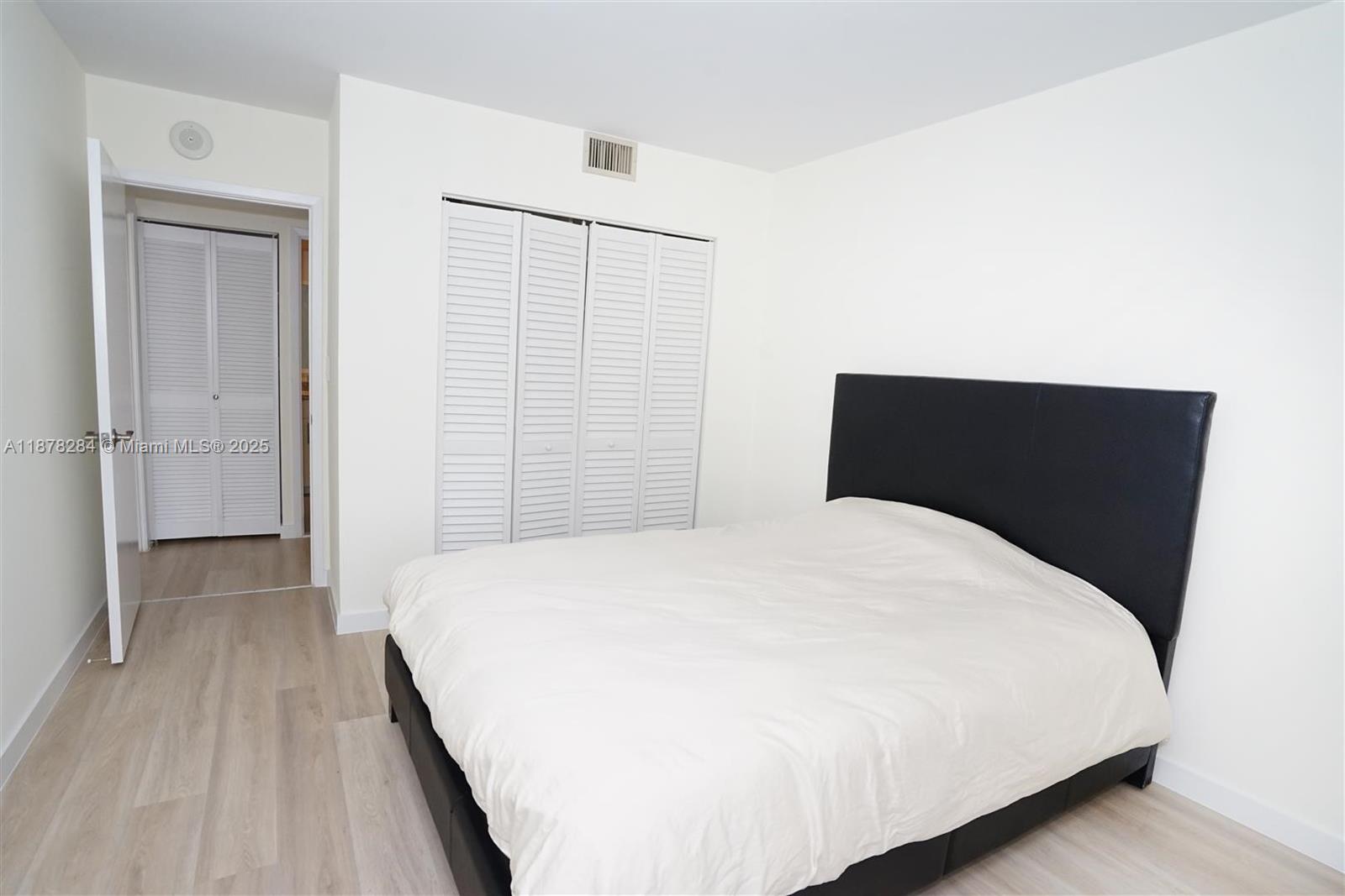 Photo of 2500 Parkview Dr  #2020, Hallandale Beach, Florida, 33009 - 