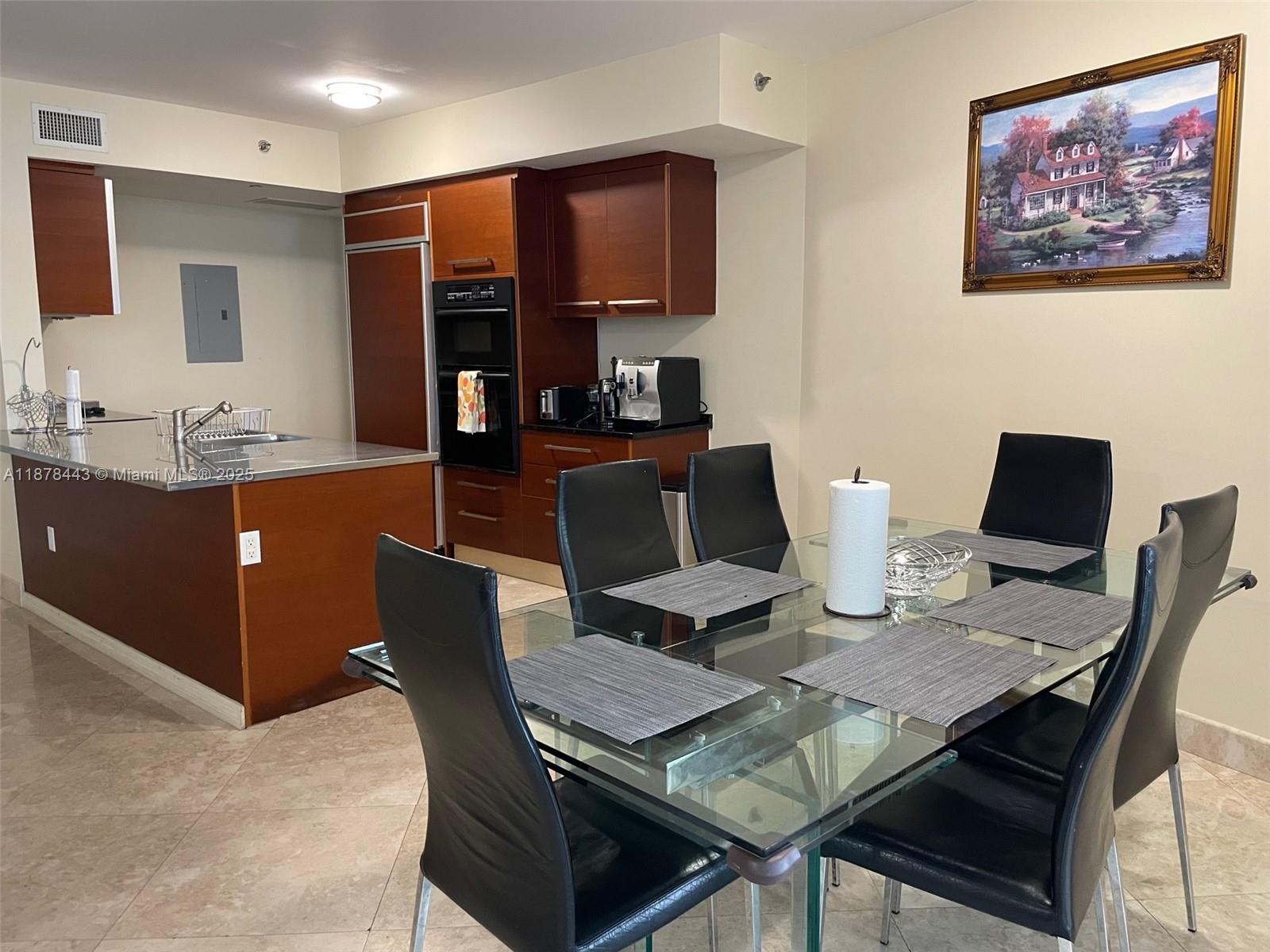 510 2 / 2 1782 sq. ft. $ 2025-09-15 0 Photo
