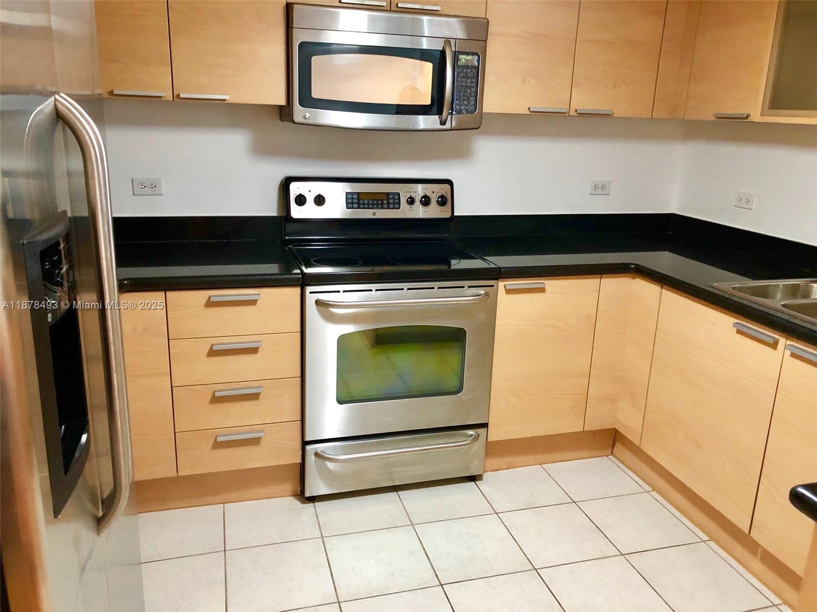 Photo of 140 Dixie Hwy  #411, Hollywood, Florida, 33020 - 