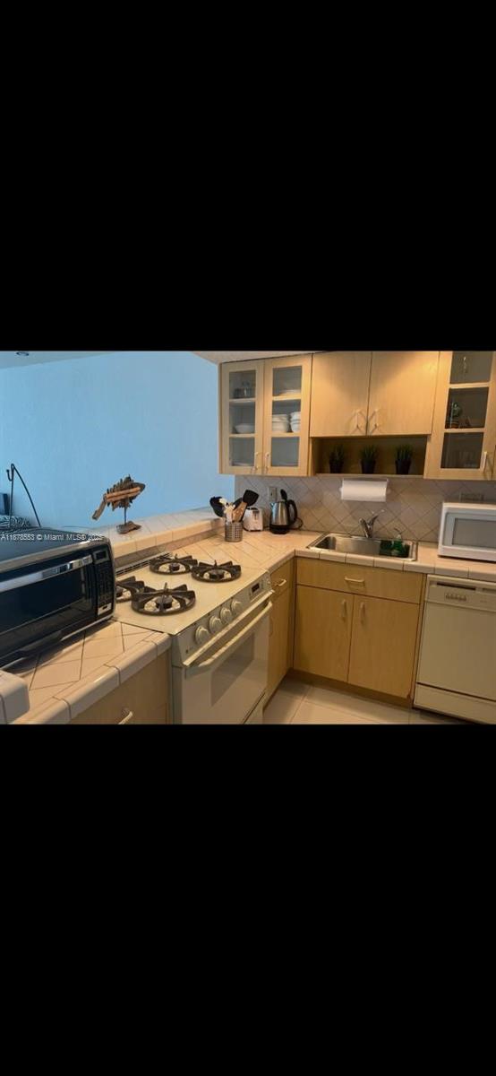 Photo of 2030 Ocean Dr  #725, Hallandale Beach, Florida, 33009 - 