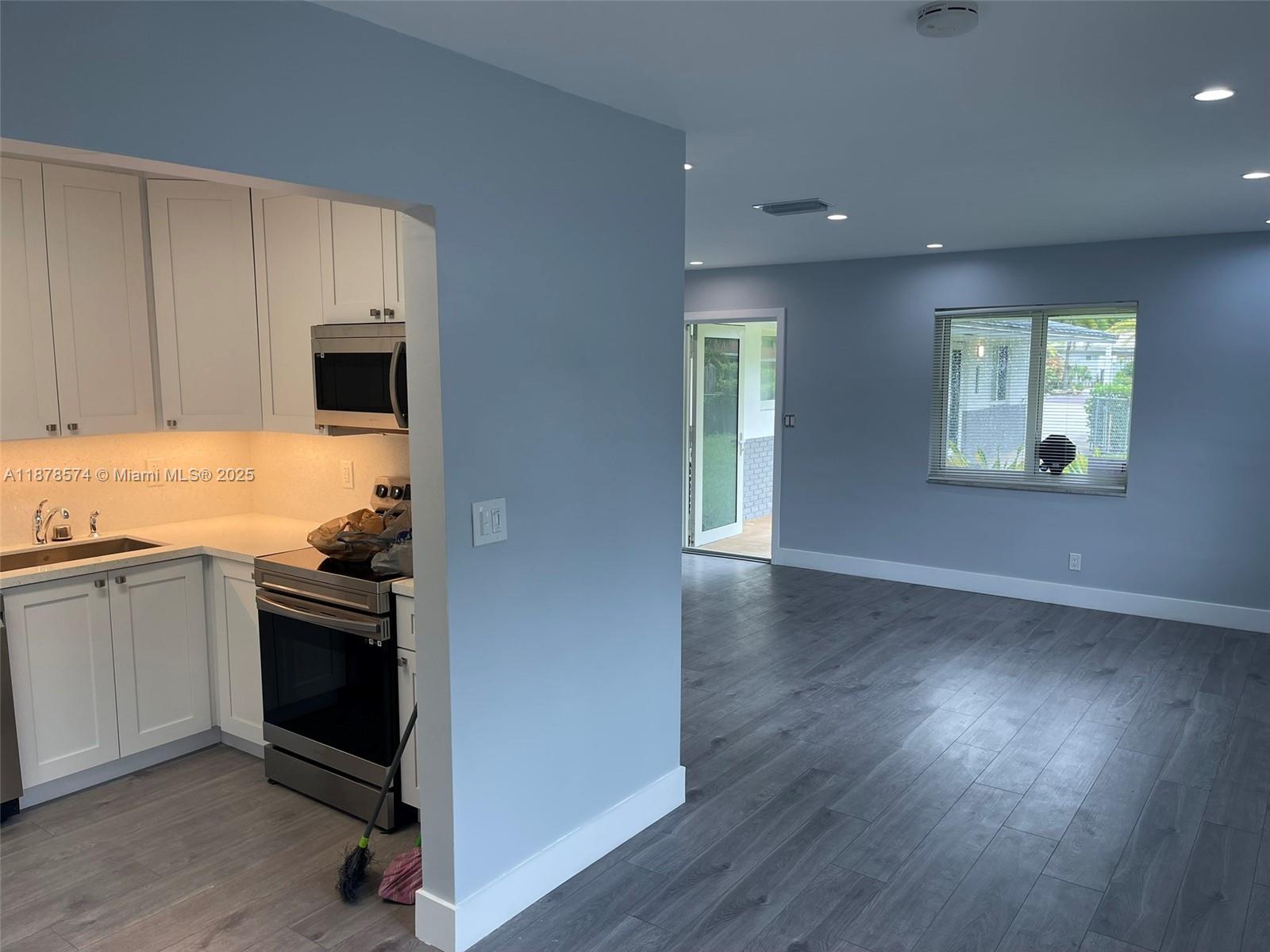   /   sq. ft. $ 2025-09-15 0 Photo