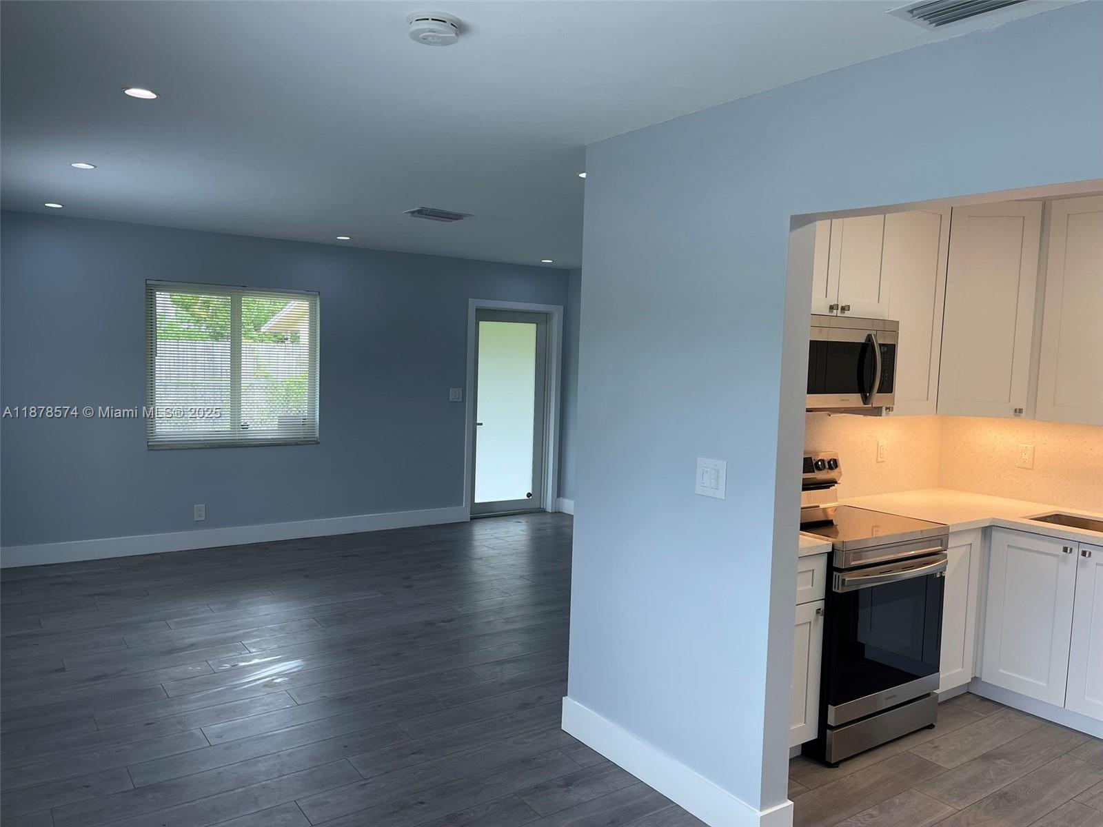   /   sq. ft. $ 2025-09-15 0 Photo