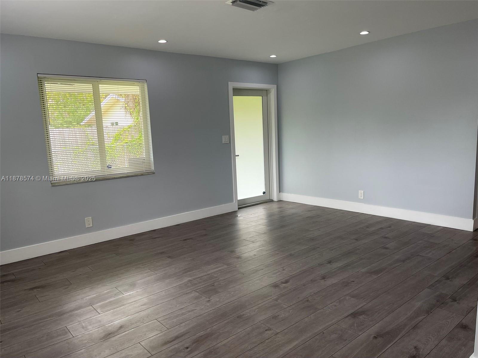   /   sq. ft. $ 2025-09-15 0 Photo