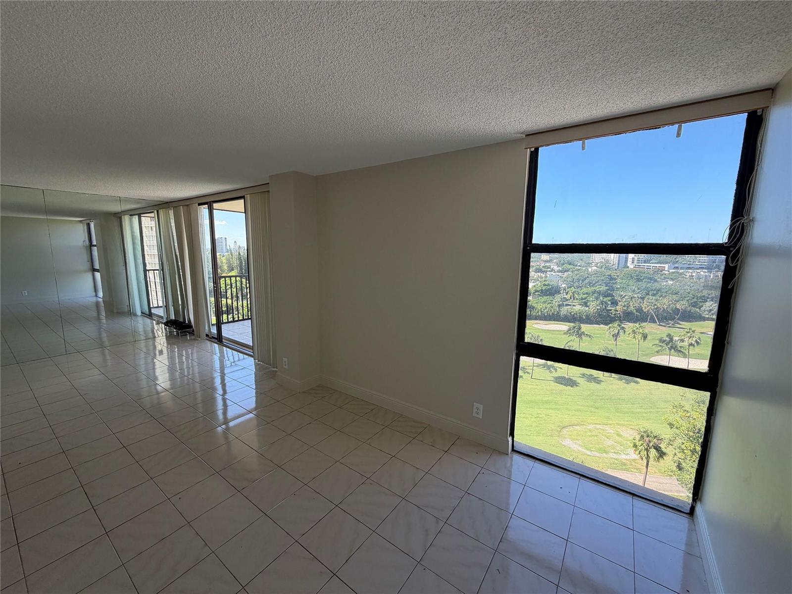 Photo of 20335 Country Club  #1101, Aventura, Florida, 33180 - Photo 3