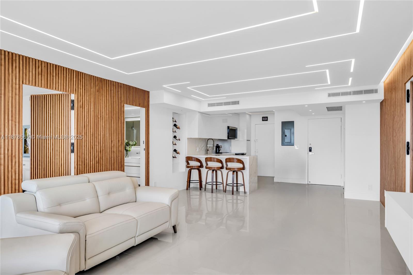 Photo of 2201 Ocean Dr  #2808, Hollywood, Florida, 33019 - 