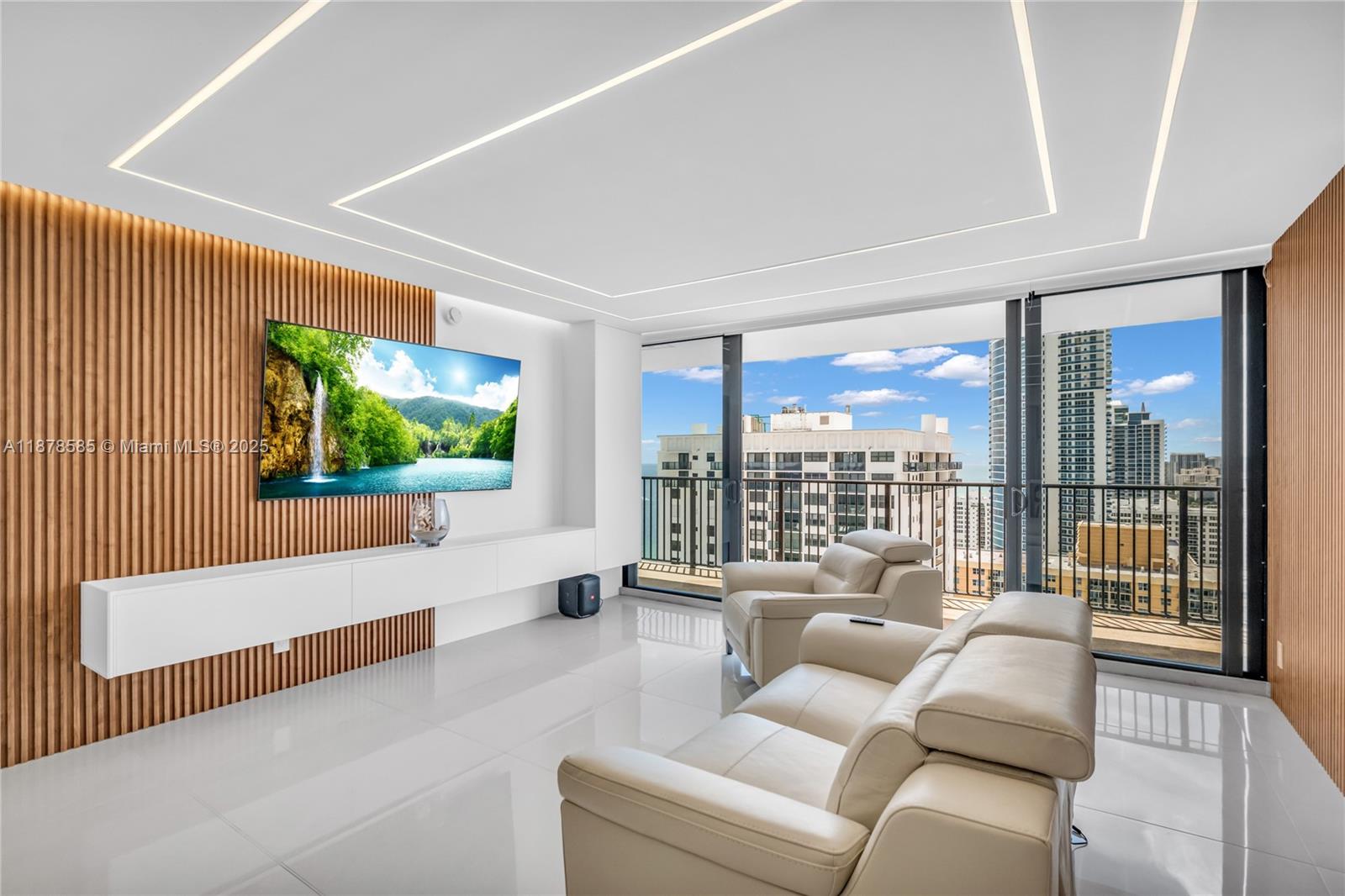 Photo of 2201 Ocean Dr  #2808, Hollywood, Florida, 33019 - 