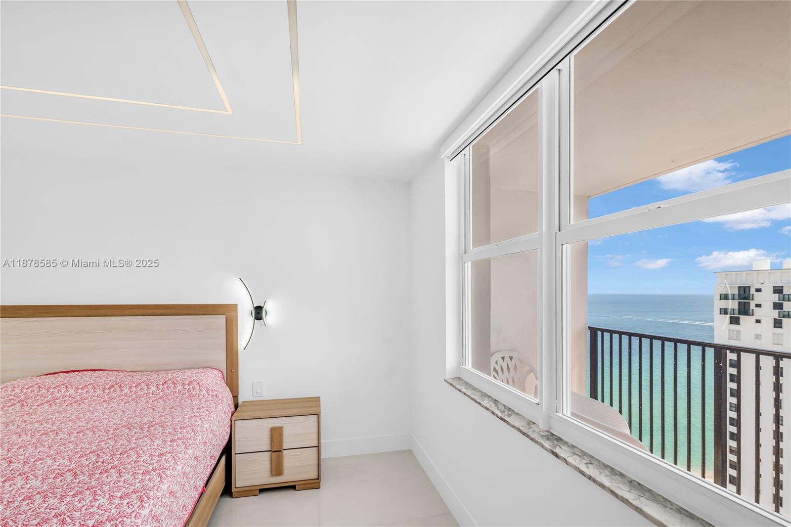 Photo of 2201 Ocean Dr  #2808, Hollywood, Florida, 33019 - 