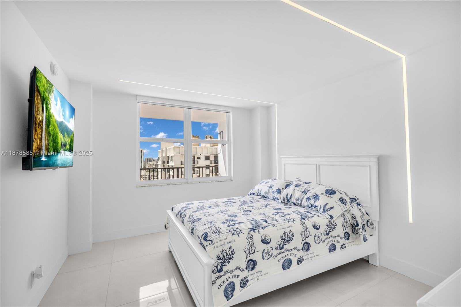 Photo of 2201 Ocean Dr  #2808, Hollywood, Florida, 33019 - 