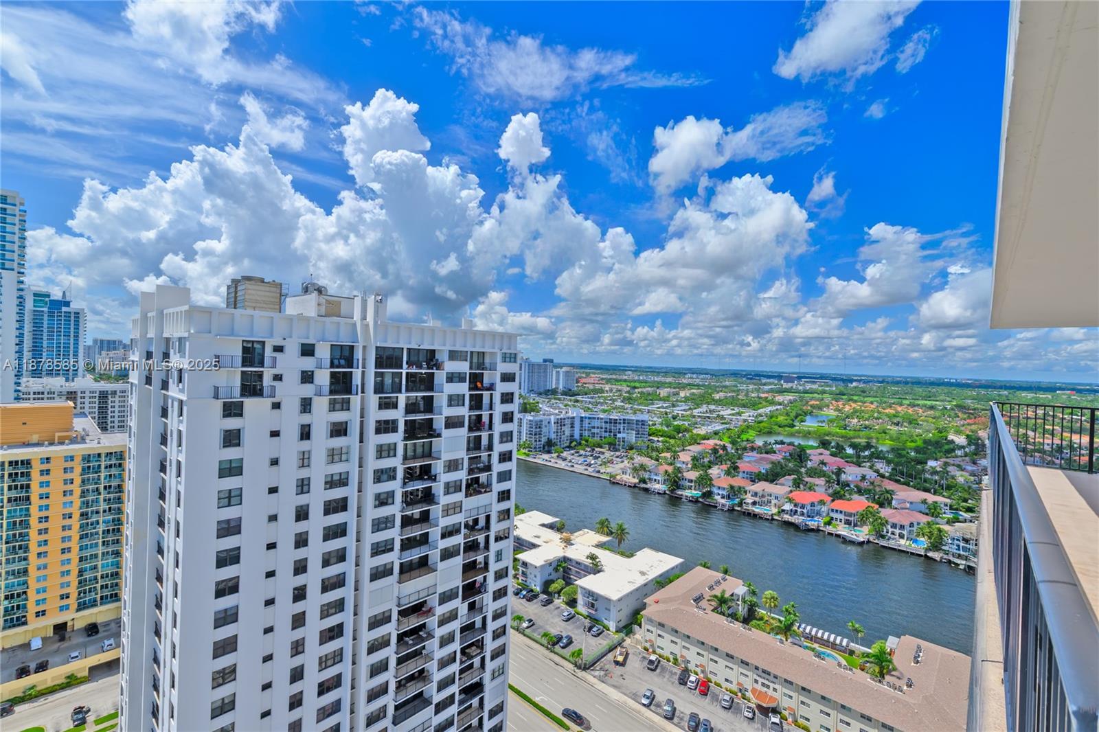 Photo of 2201 Ocean Dr  #2808, Hollywood, Florida, 33019 - 