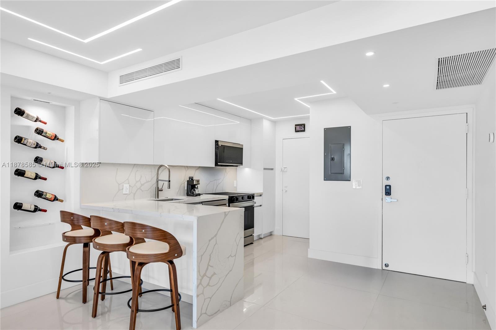 Photo of 2201 Ocean Dr  #2808, Hollywood, Florida, 33019 - 