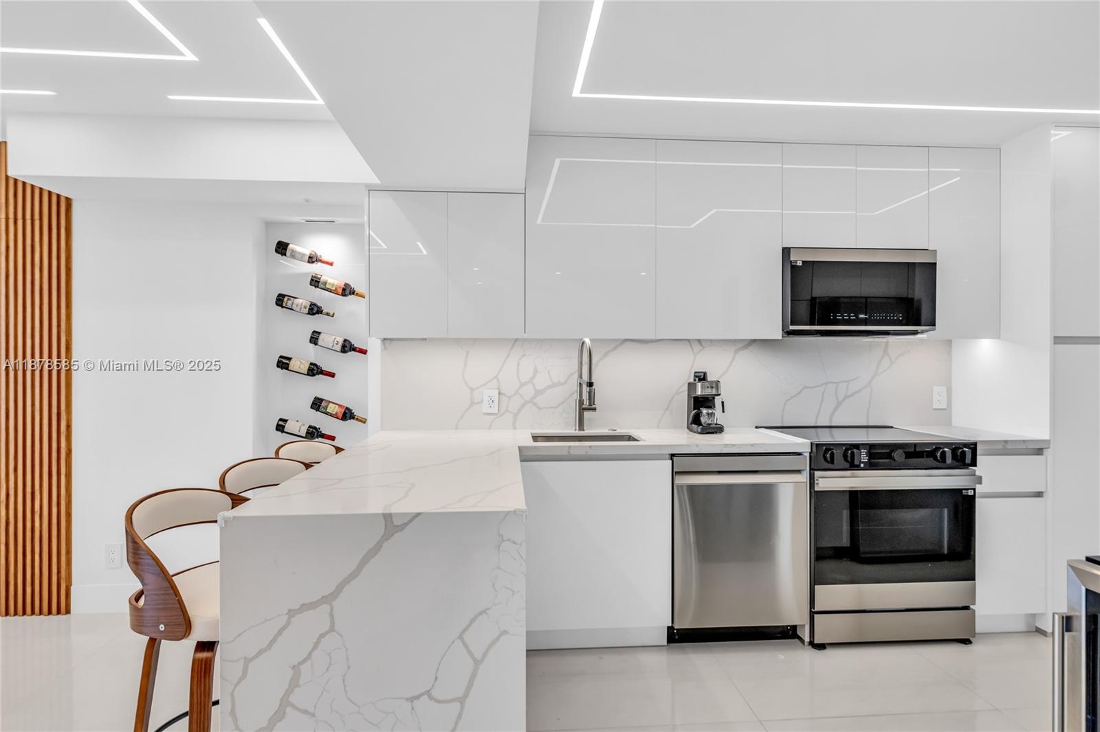 Photo of 2201 Ocean Dr  #2808, Hollywood, Florida, 33019 - 