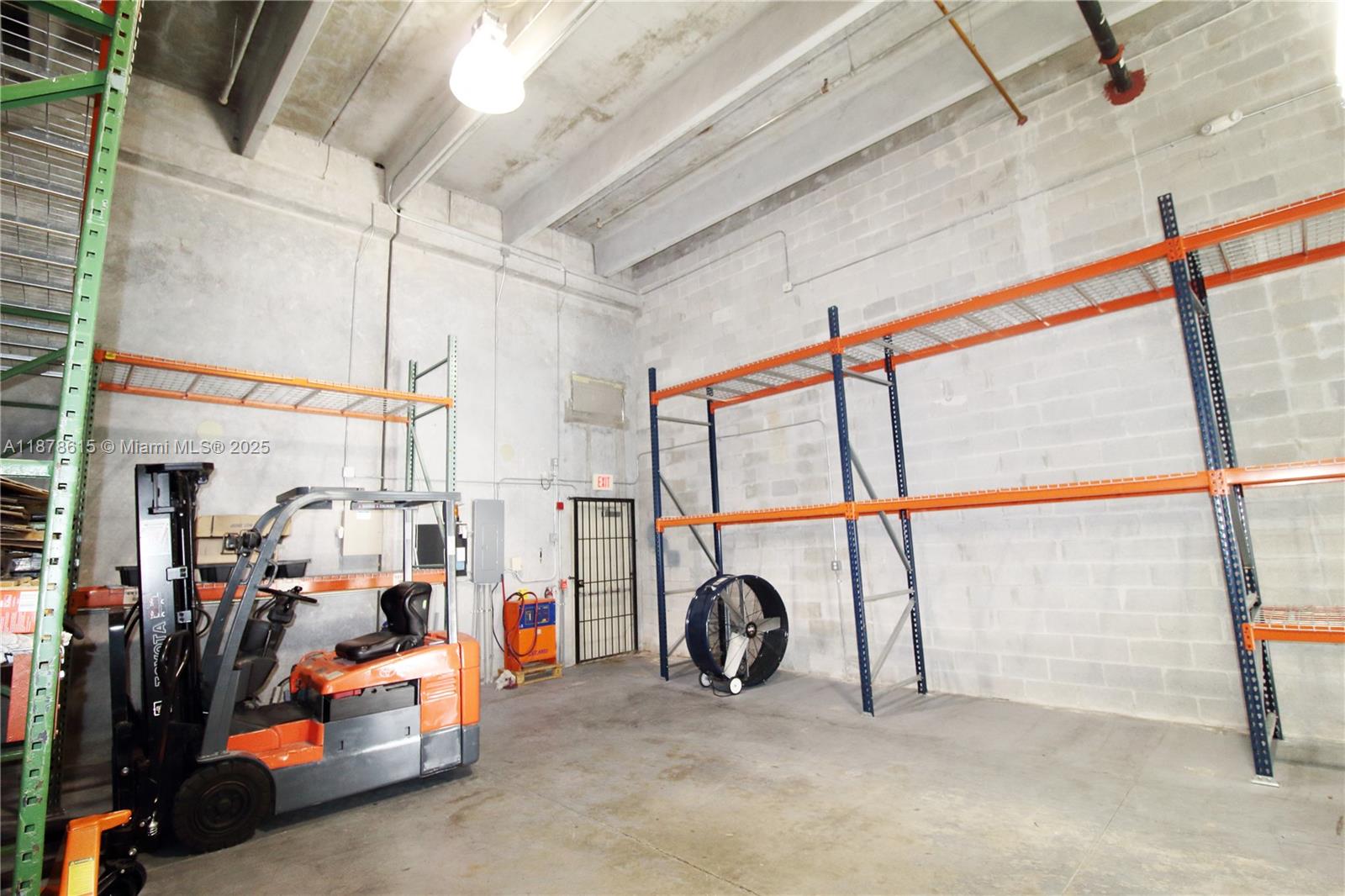 202  /   sq. ft. $ 2025-09-15 0 Photo