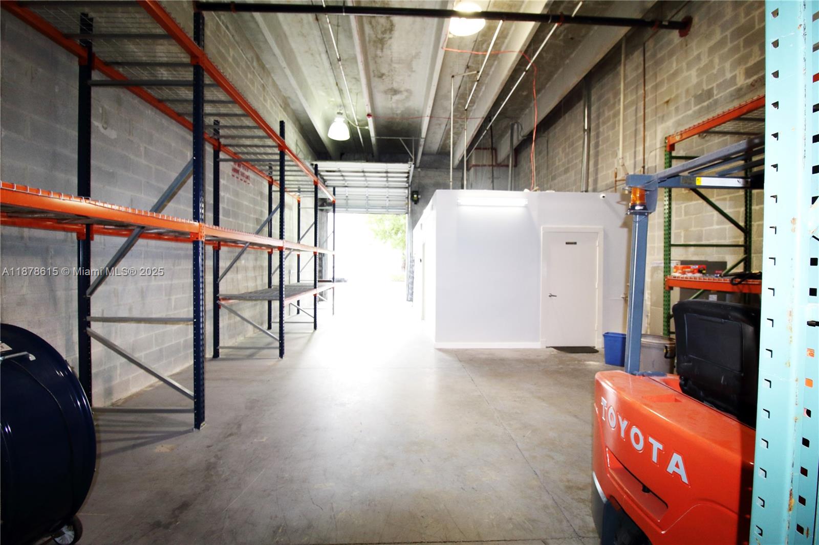202  /   sq. ft. $ 2025-09-15 0 Photo