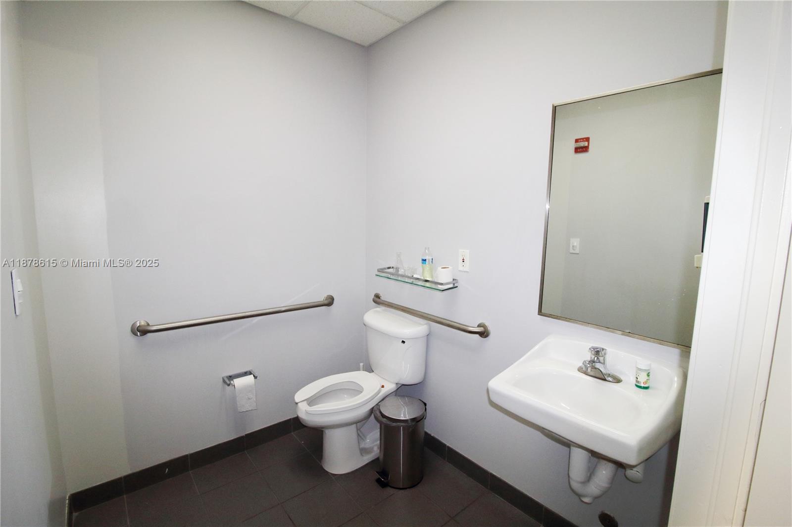202  /   sq. ft. $ 2025-09-15 0 Photo