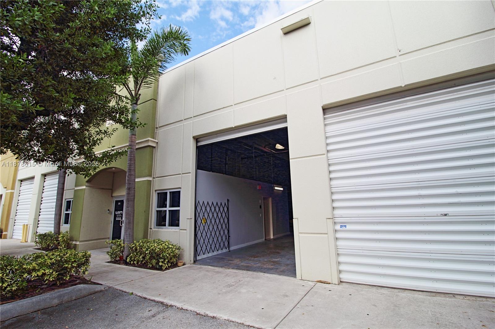 202  /   sq. ft. $ 2025-09-15 0 Photo