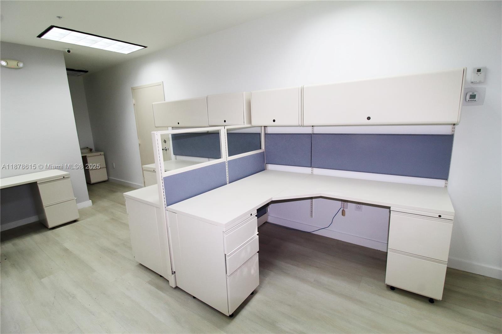 202  /   sq. ft. $ 2025-09-15 0 Photo
