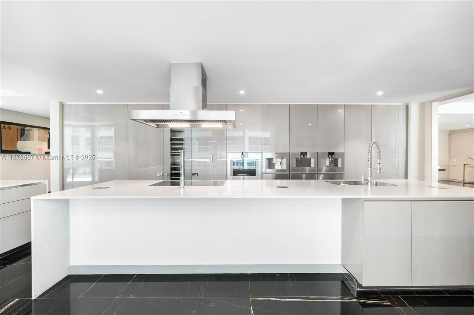 406 4 / 7 5720 sq. ft. $ 2025-09-15 0 Photo