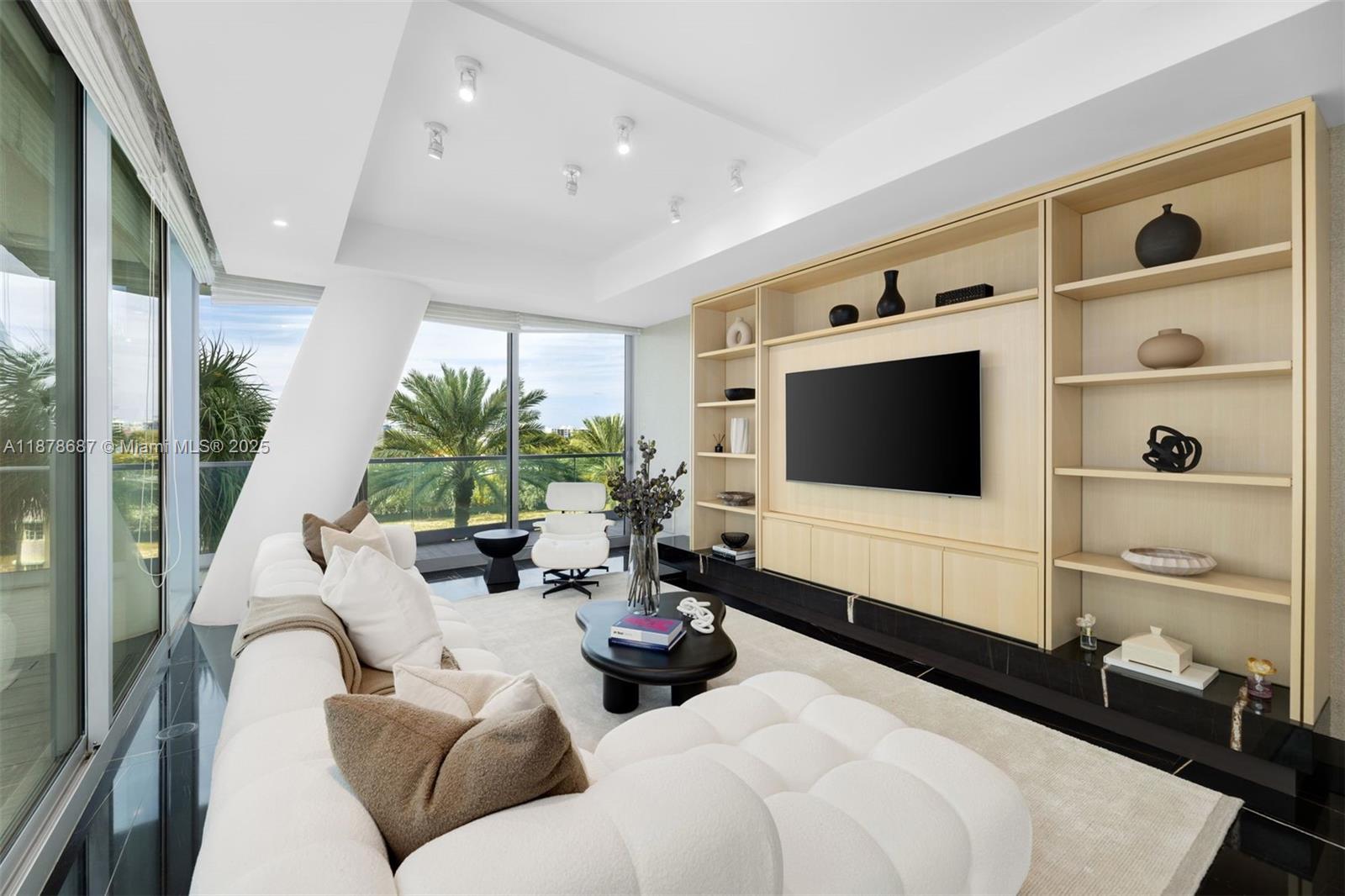 406 4 / 7 5720 sq. ft. $ 2025-09-15 0 Photo