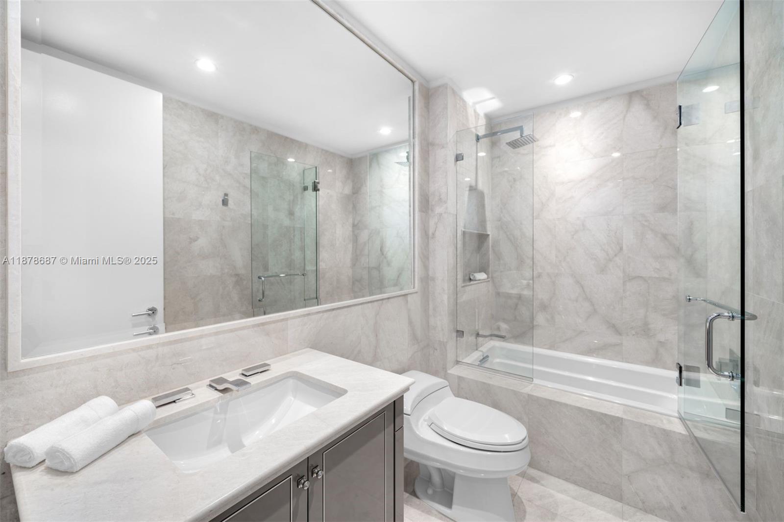 406 4 / 7 5720 sq. ft. $ 2025-09-15 0 Photo