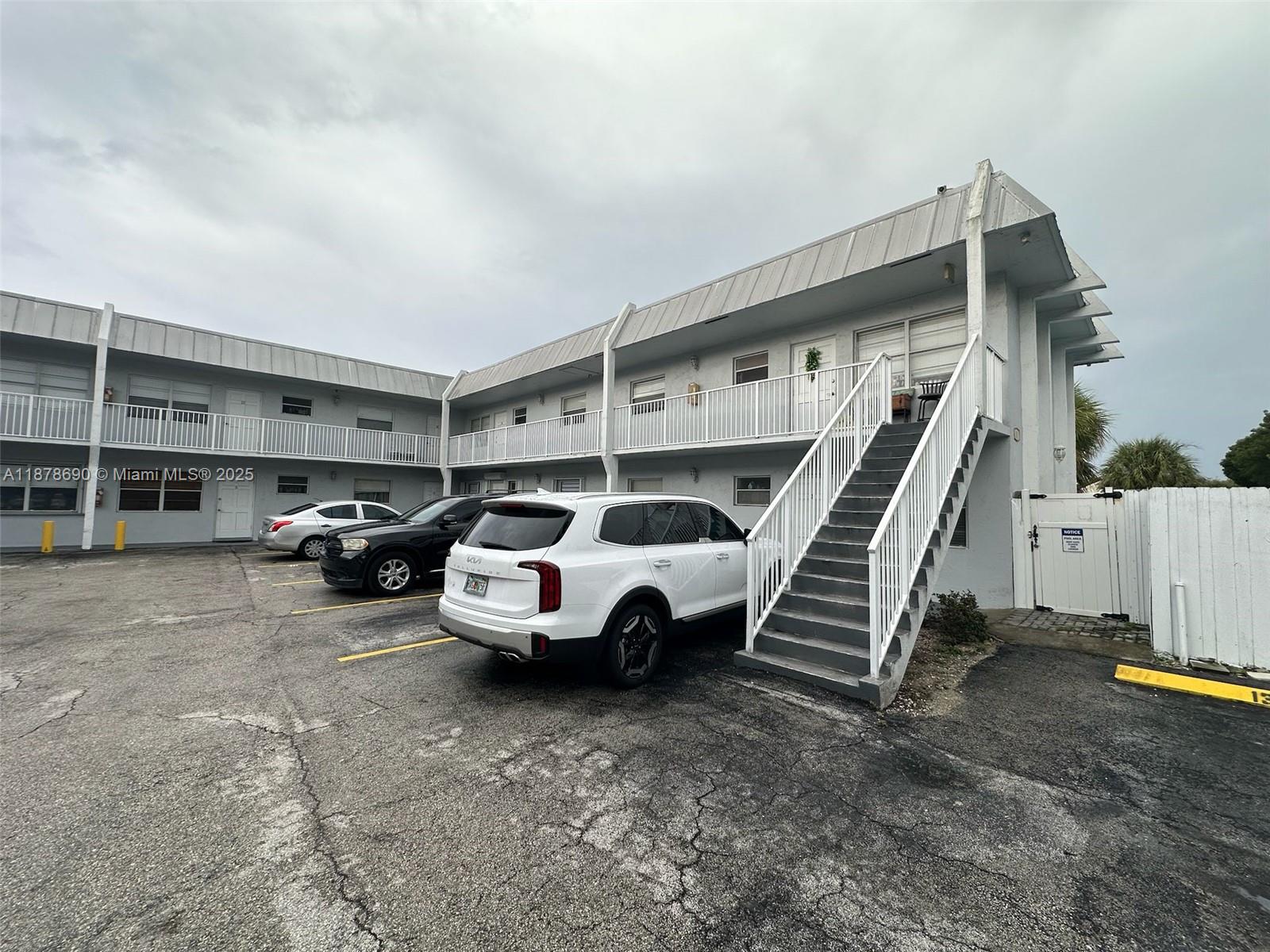   /  718 sq. ft. $ 2025-09-15 0 Photo