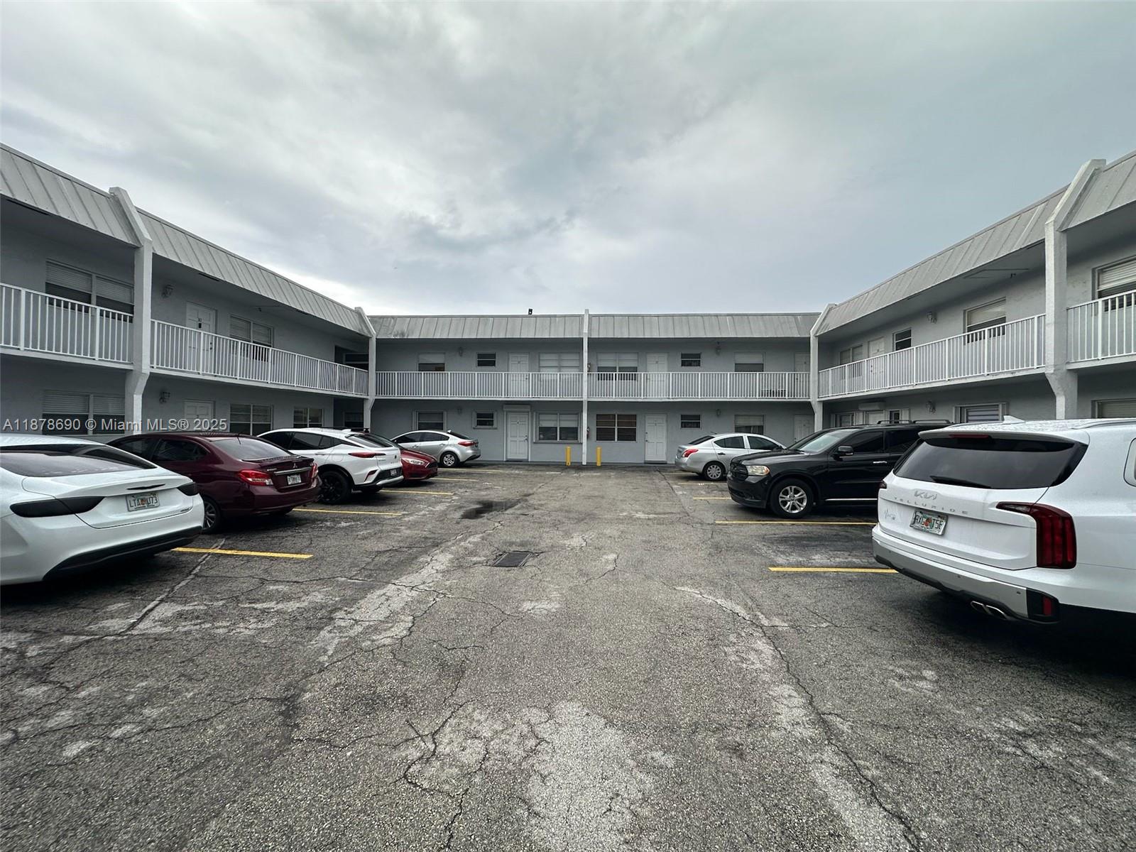   /  718 sq. ft. $ 2025-09-15 0 Photo