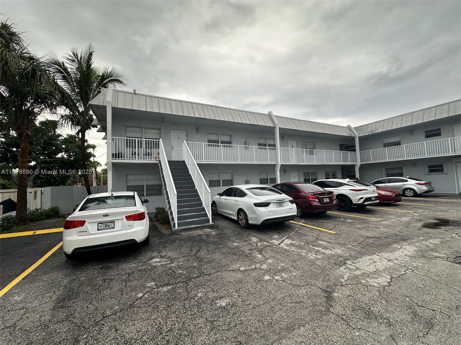   /  718 sq. ft. $ 2025-09-15 0 Photo