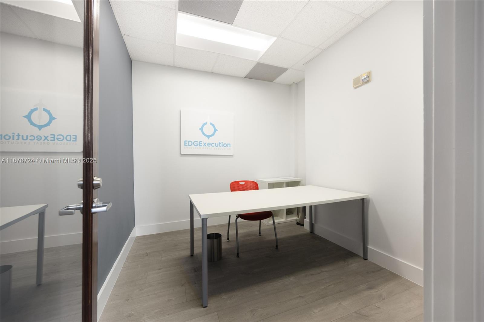 310  /   sq. ft. $ 2025-09-15 0 Photo