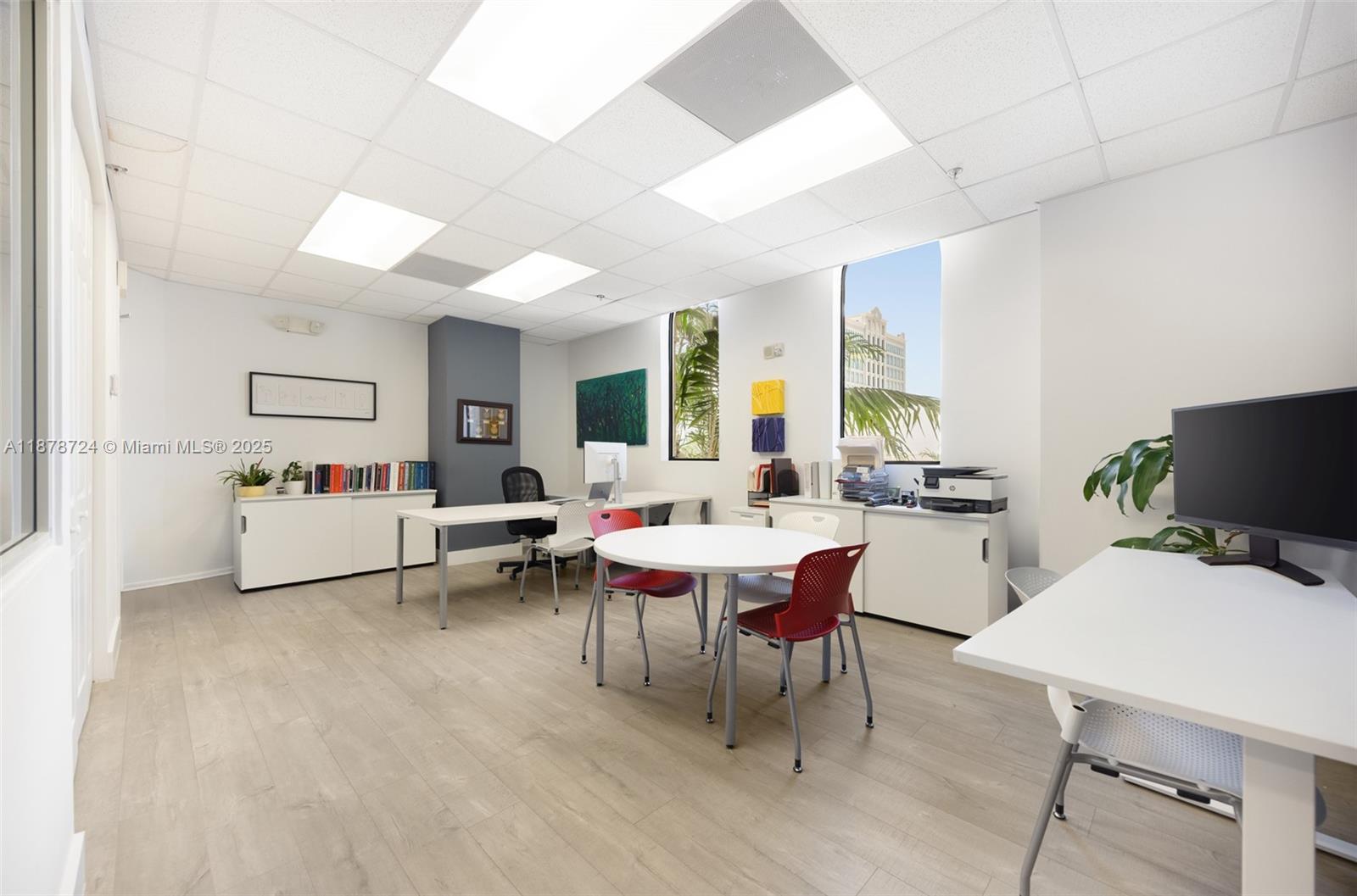 310  /   sq. ft. $ 2025-09-15 0 Photo